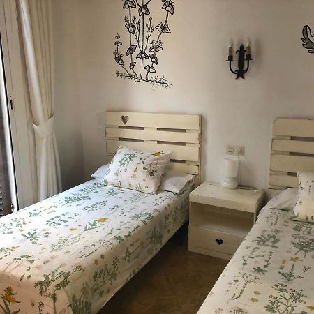 Hostal Parellades Sitges Eksteriør bilde