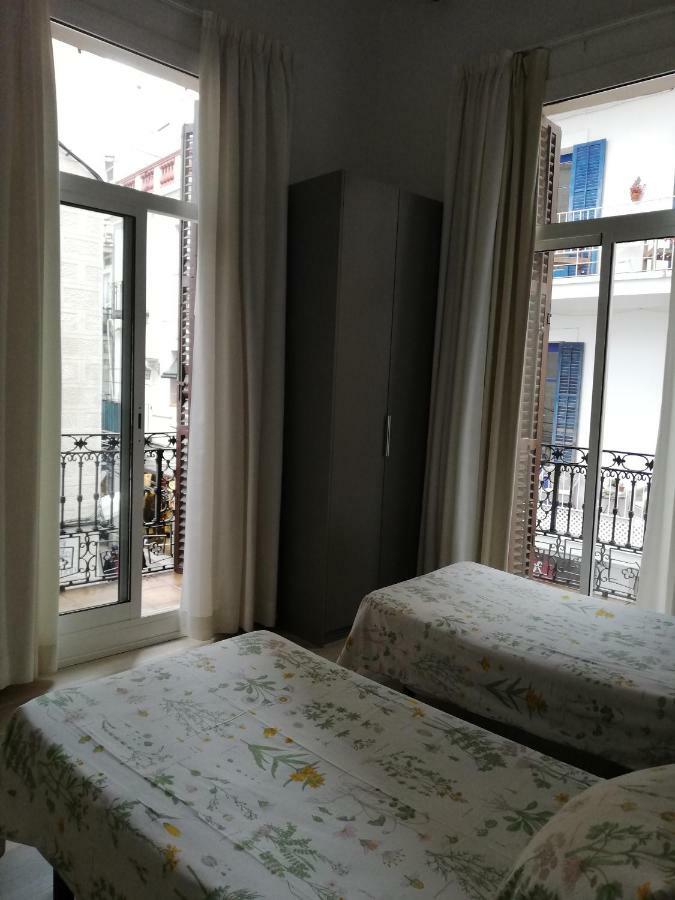 Hostal Parellades Sitges Eksteriør bilde