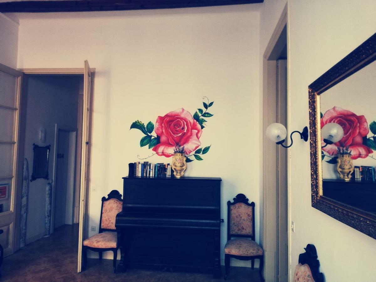 Hostal Parellades Sitges Eksteriør bilde