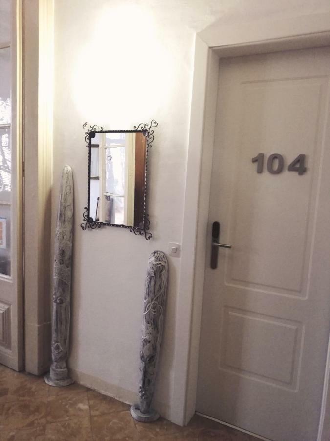 Hostal Parellades Sitges Eksteriør bilde