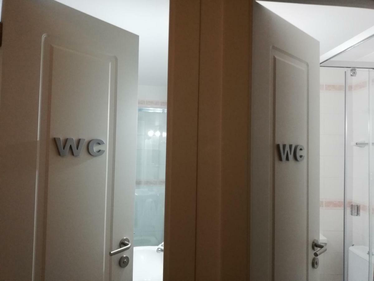 Hostal Parellades Sitges Eksteriør bilde